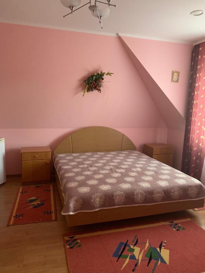Комфортабельный Коттедж Bed & Breakfast Svityaz' Exterior photo